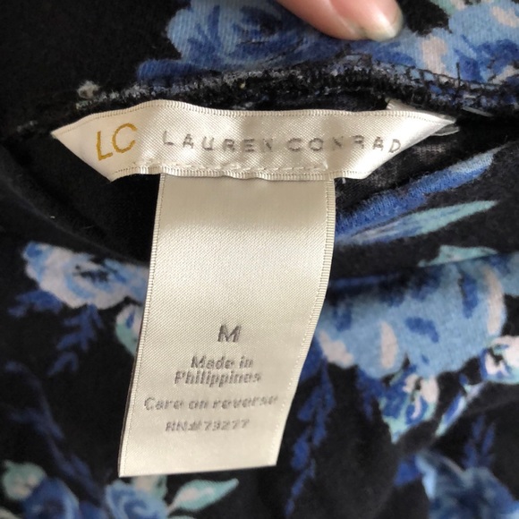 ☀️Donating Soon☀️LC Lauren Conrad Skirt Size M - Picture 2 of 3